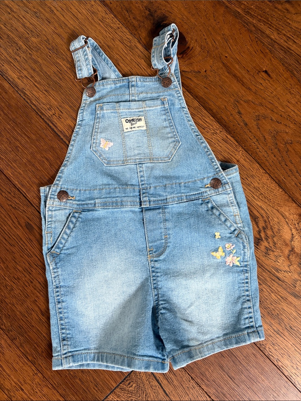 3 for $15 💙Light Blue Denim Short Overalls with Embroidery